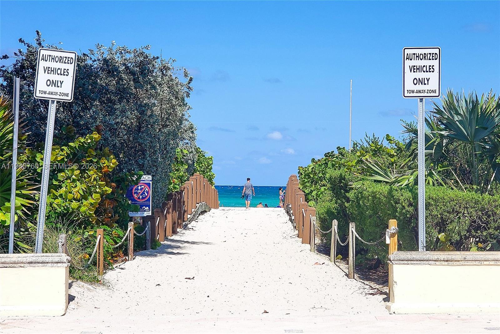 Happy Apartments Condo