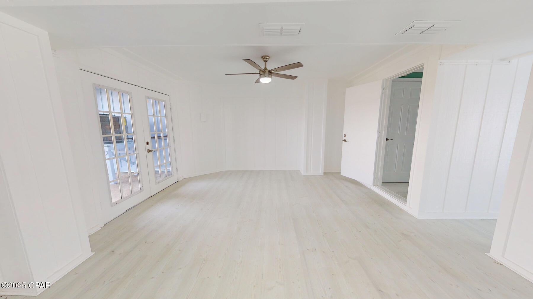 Listing photo id 13 for 3214 Quiet Water Lane