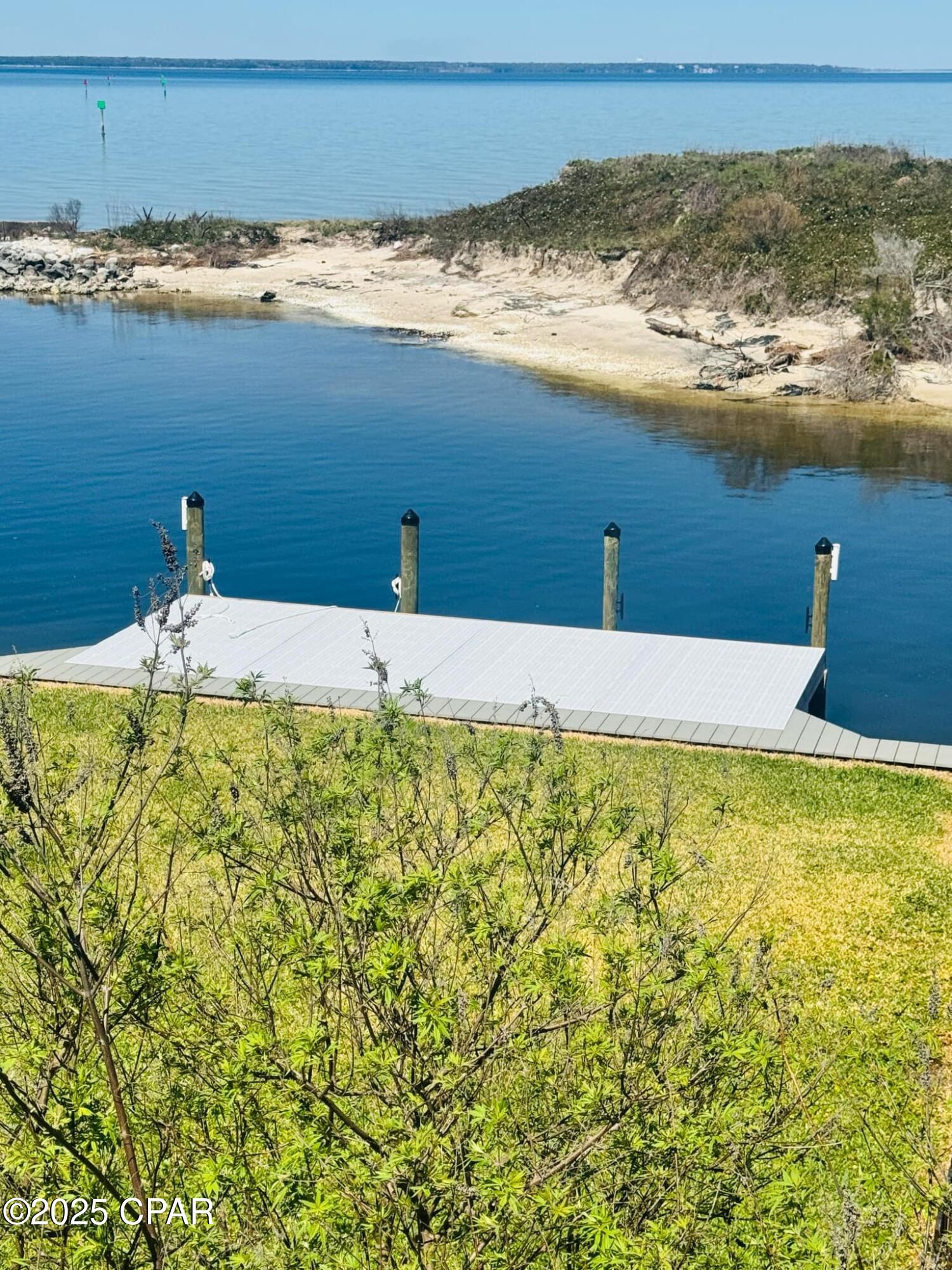 Listing photo id 64 for 3214 Quiet Water Lane