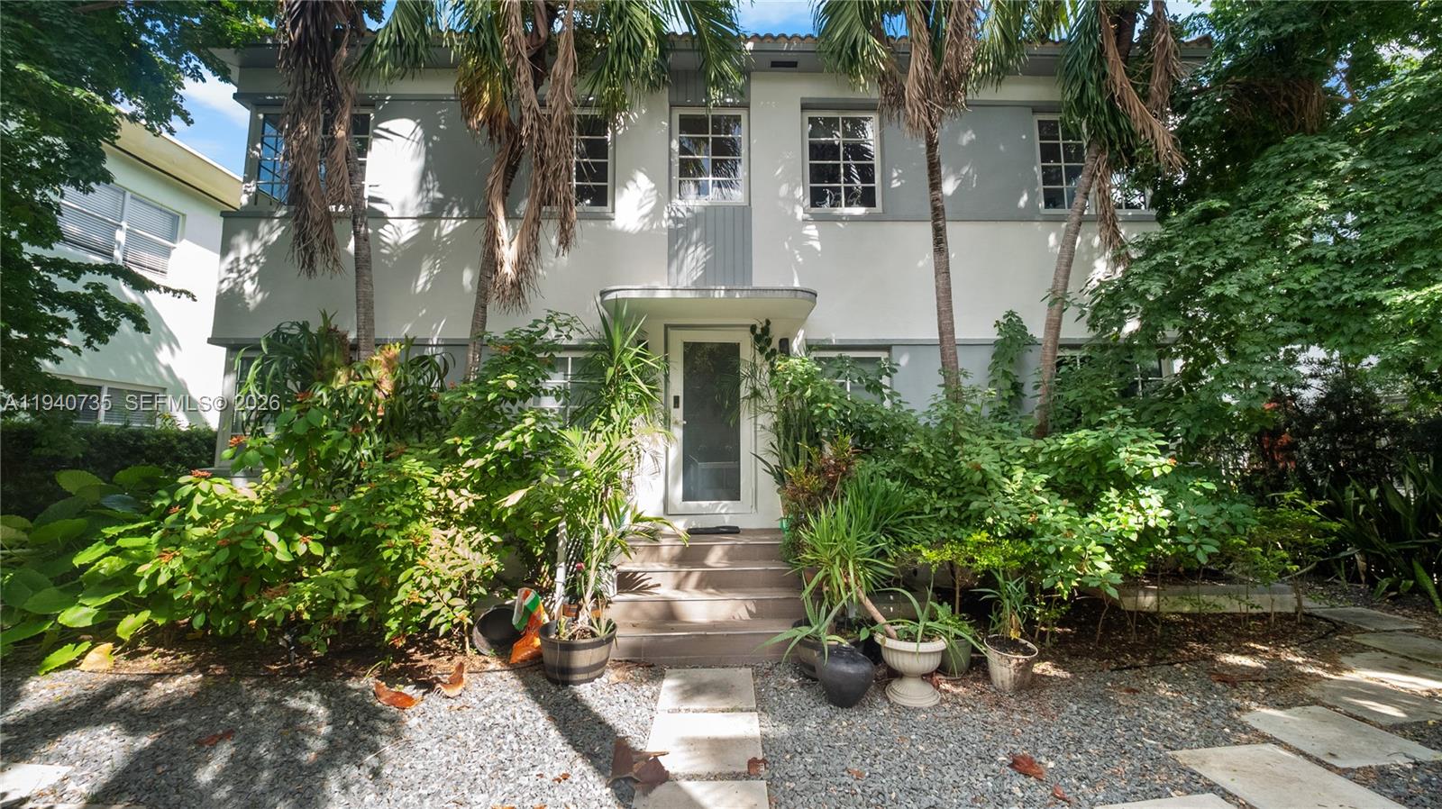 645 Michigan Ave Condo