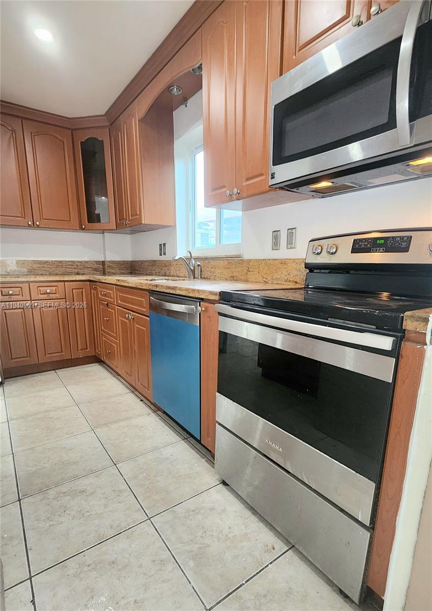 Well-appointed guest bedroom at 1020 94th St - Condo in Bay Harbor Islands