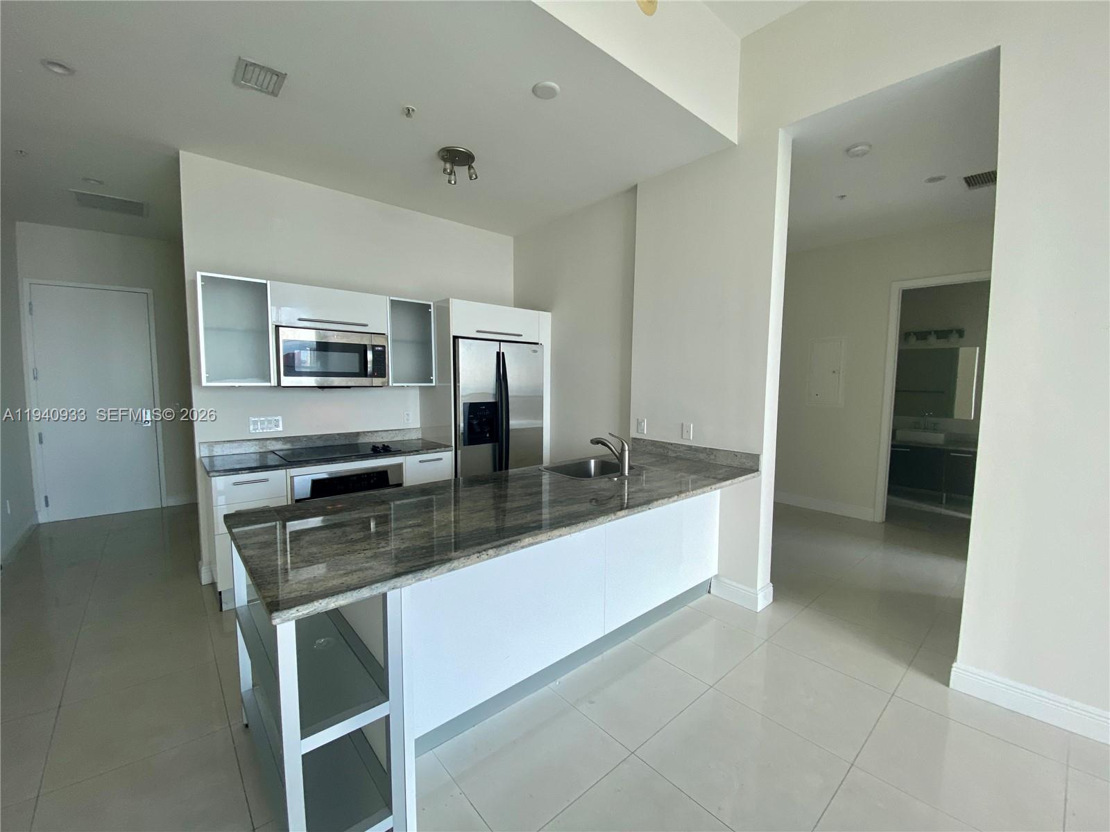 Latitude On The River Con