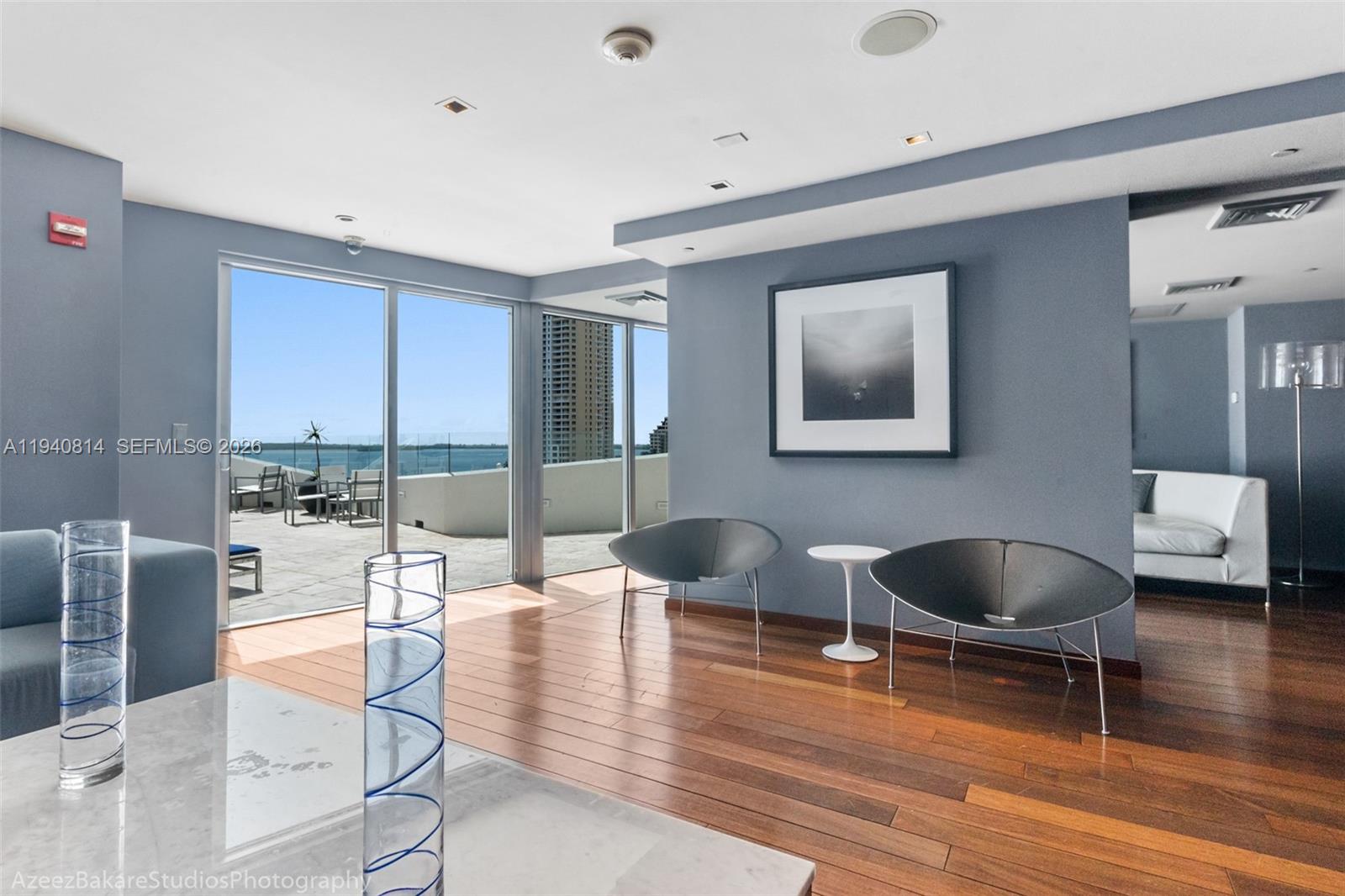 325 S Biscayne Blvd #2420, Miami FL 33131