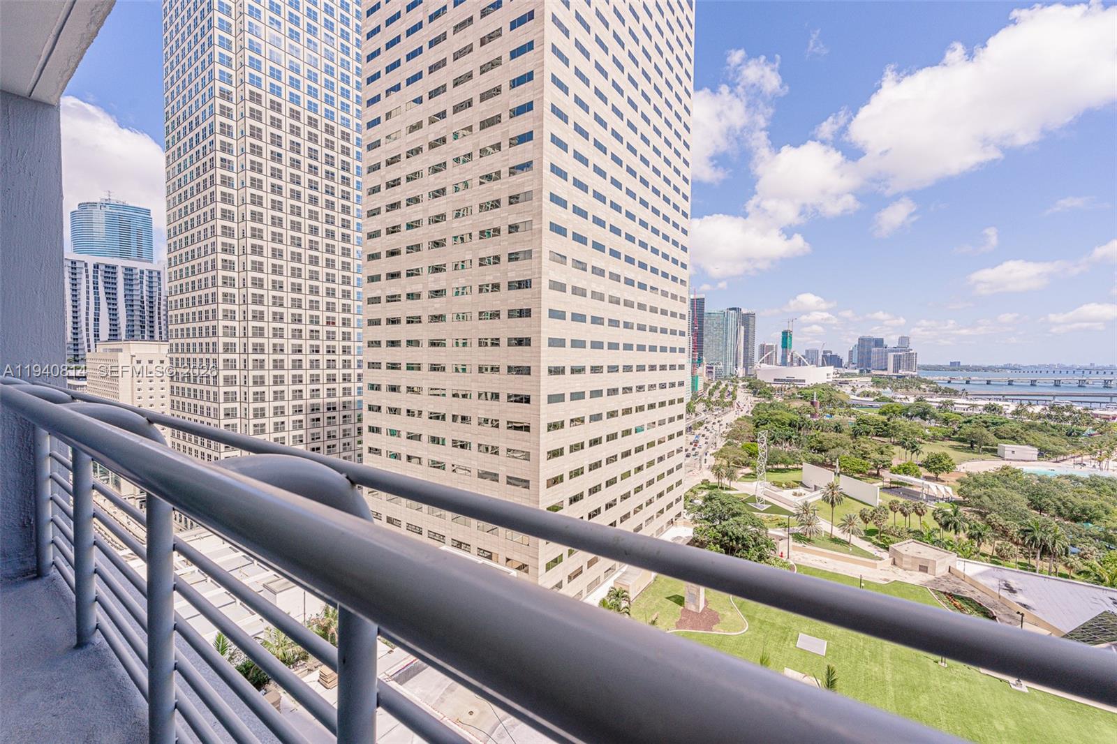 325 S Biscayne Blvd #2420, Miami FL 33131