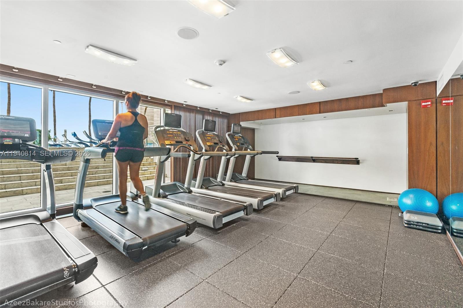 325 S Biscayne Blvd #2420, Miami FL 33131