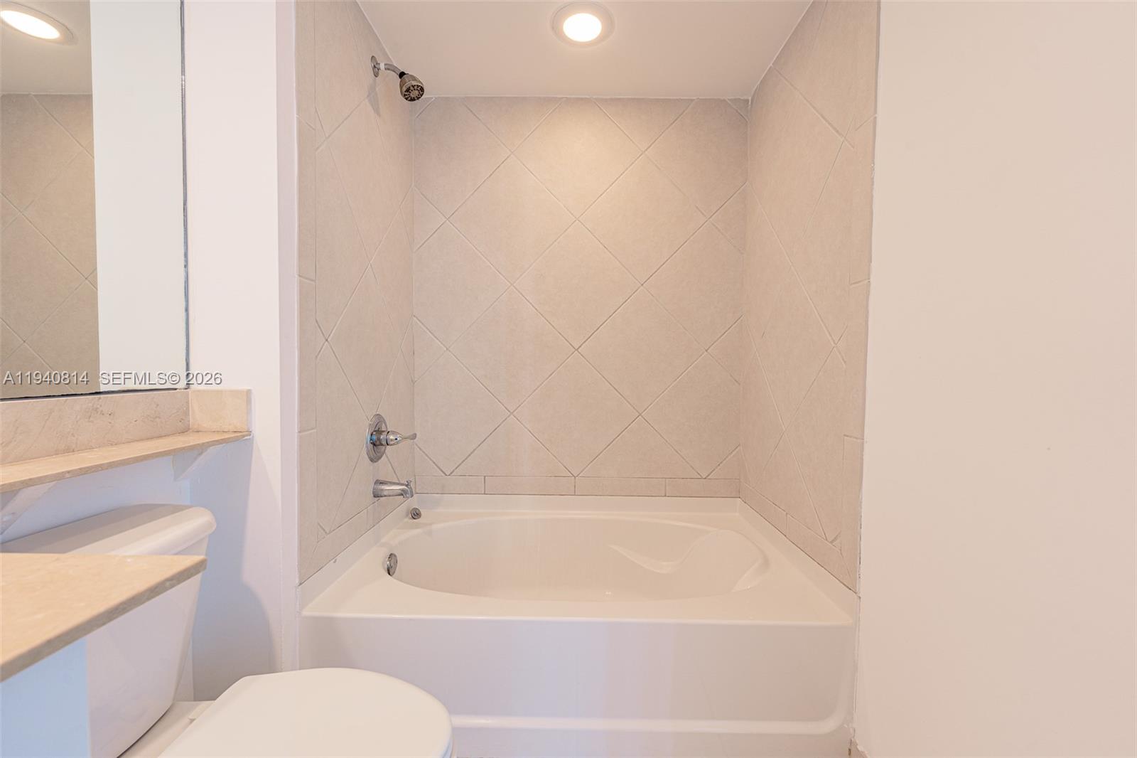 325 S Biscayne Blvd #2420, Miami FL 33131