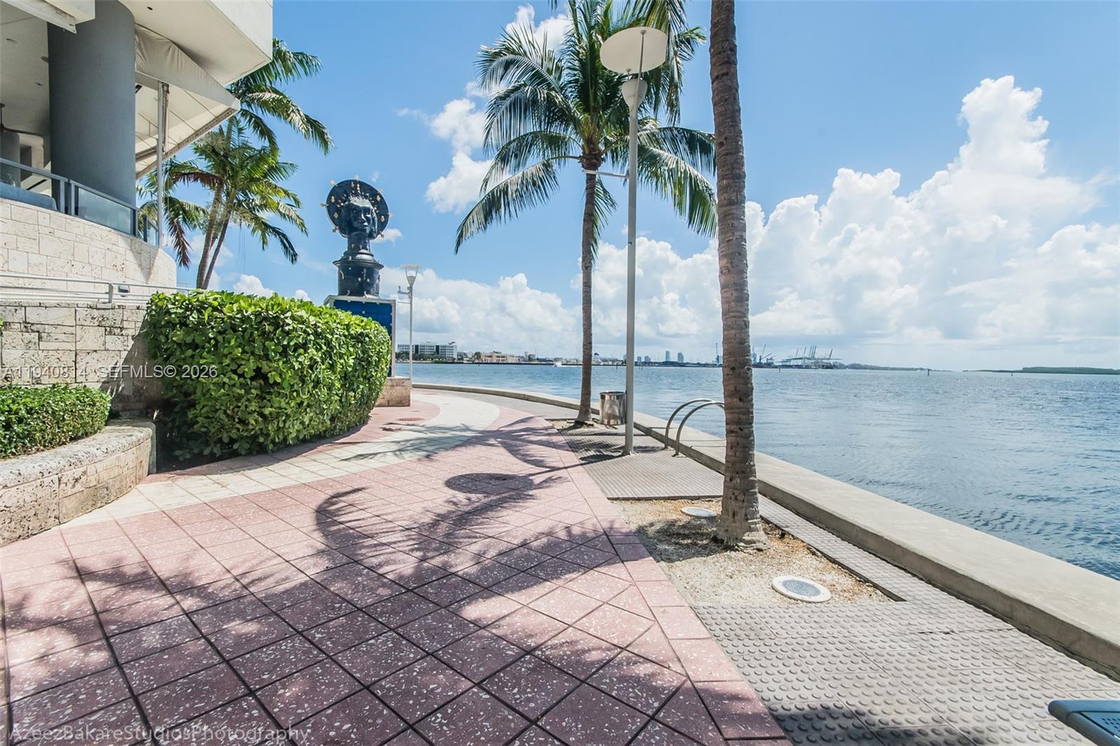 325 S Biscayne Blvd #2420, Miami FL 33131