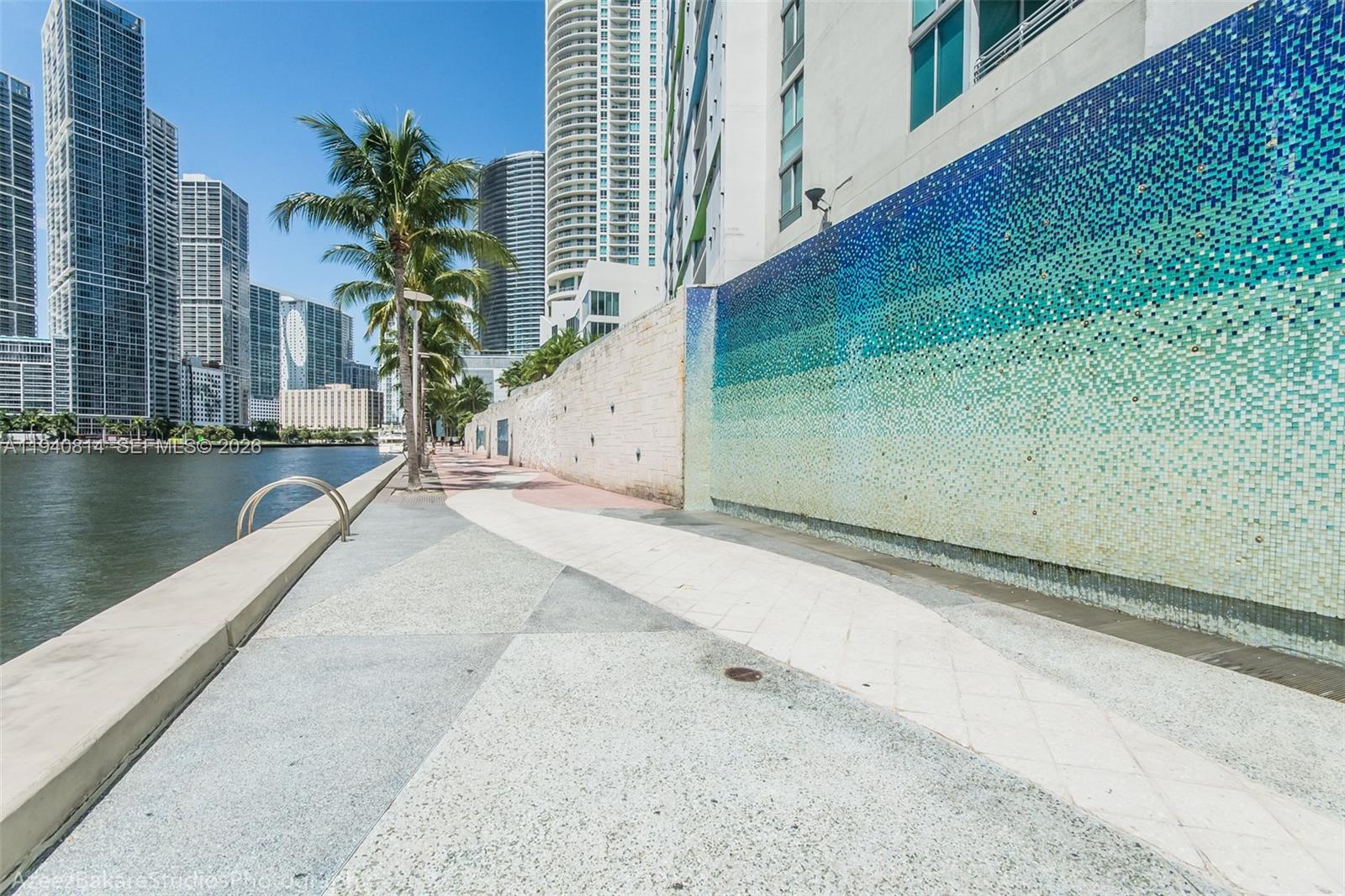325 S Biscayne Blvd #2420, Miami FL 33131