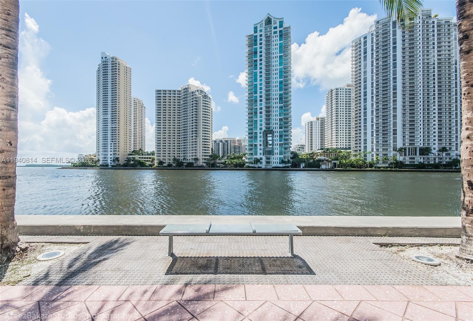 325 S Biscayne Blvd #2420, Miami FL 33131