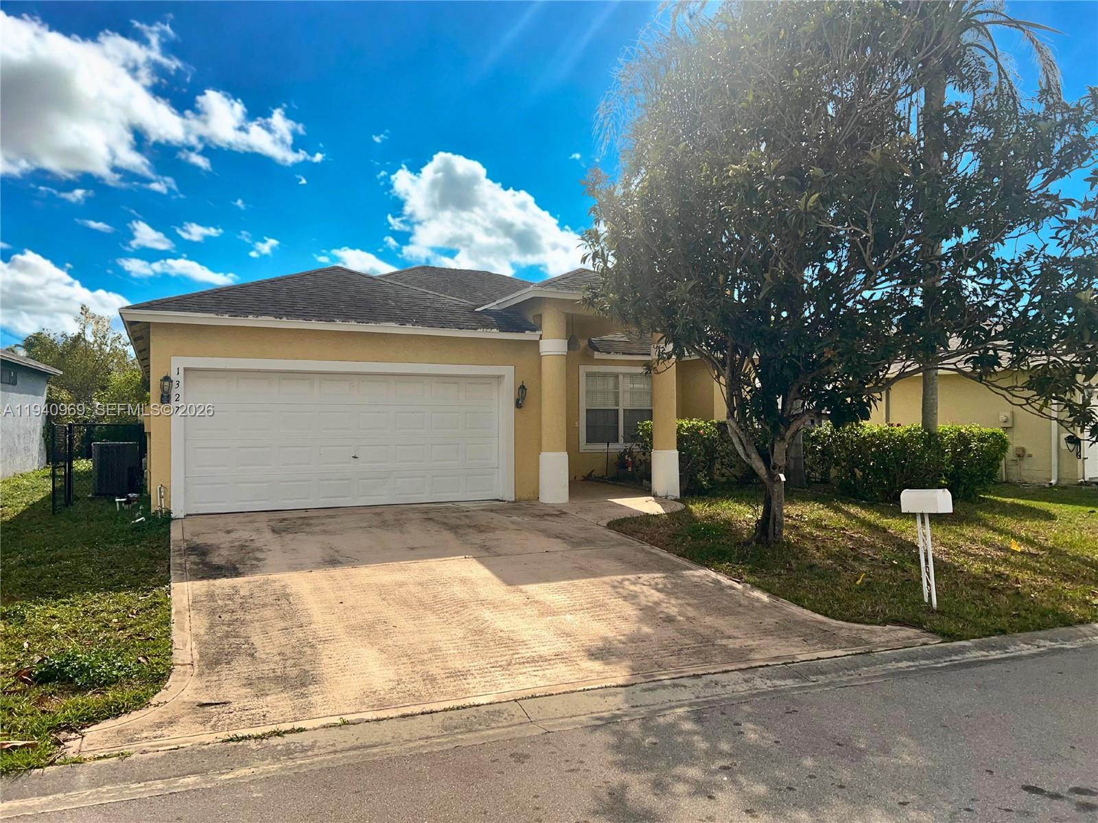 1327 Monteray Way