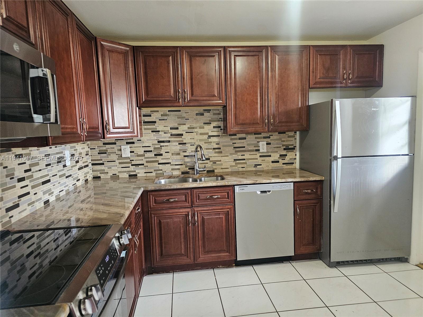 Arrowhead Condo No V