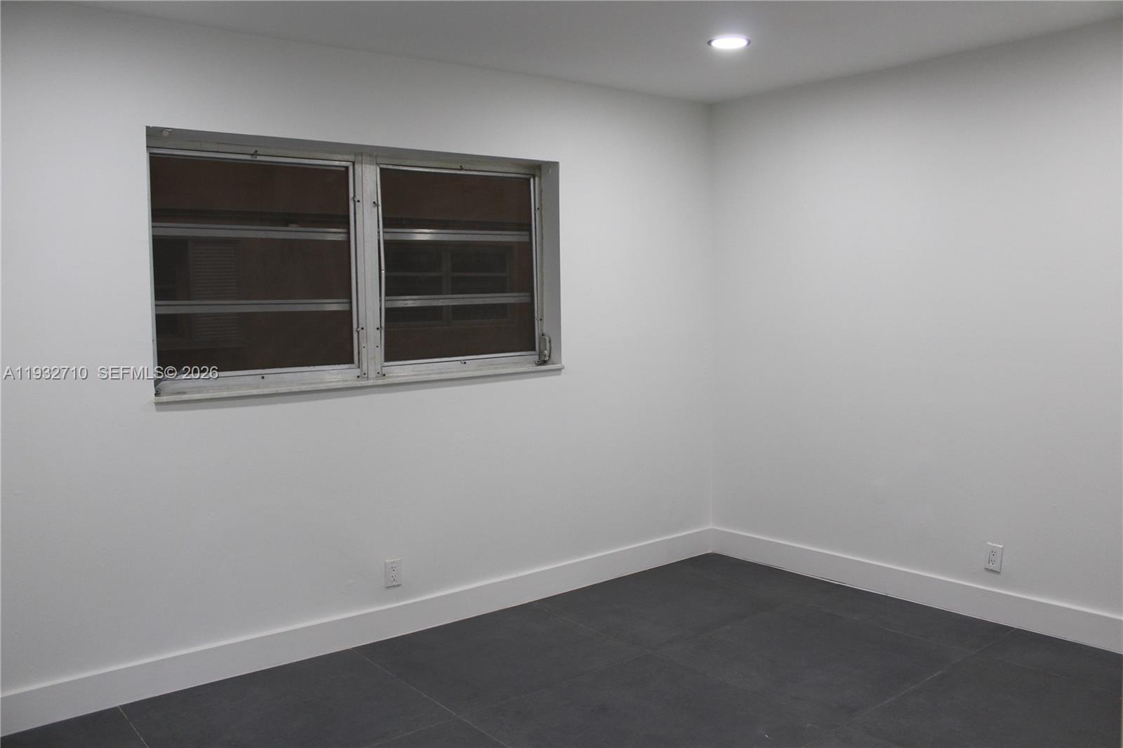 Spacious garage and storage at 5140 40th Ave - Condo in Dania Beach