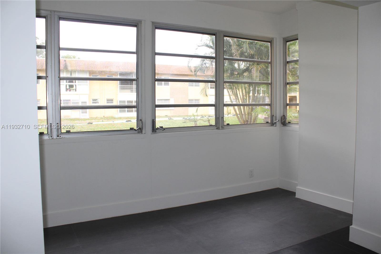 Spacious garage and storage at 5140 40th Ave - Condo in Dania Beach