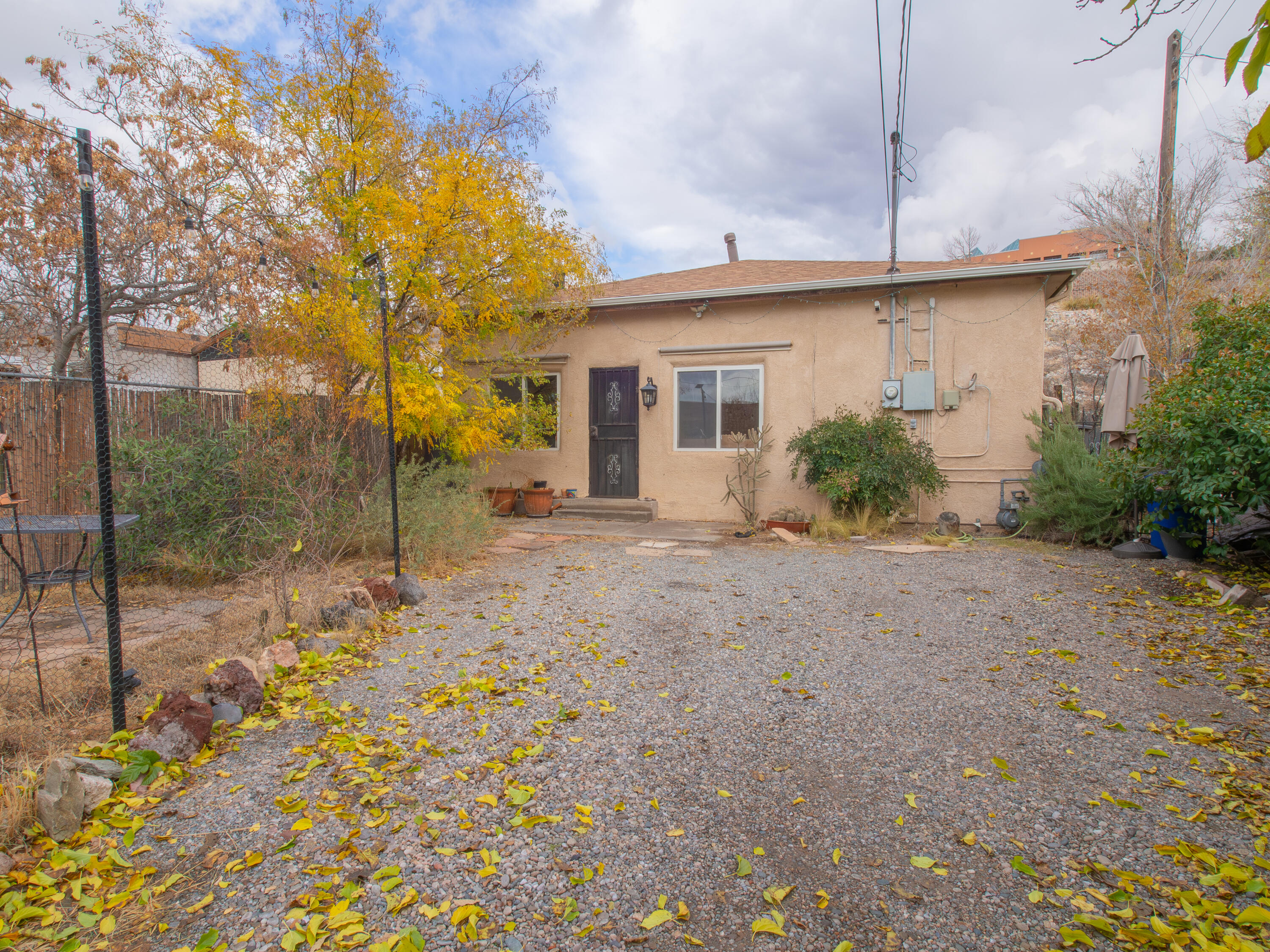 1002 Walter Street, Albuquerque NM 87102
