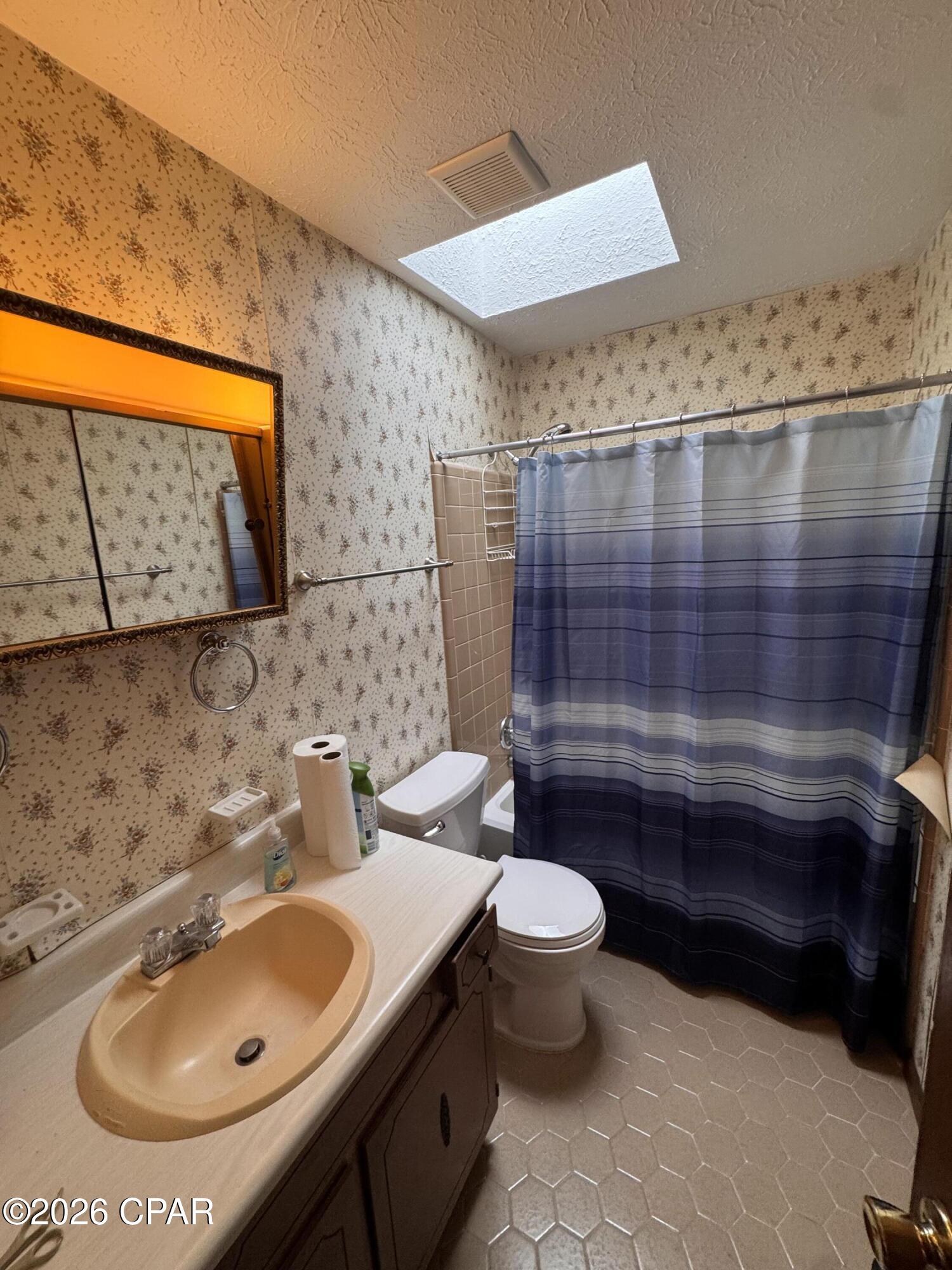 Image 20 For 705 Joan Lane