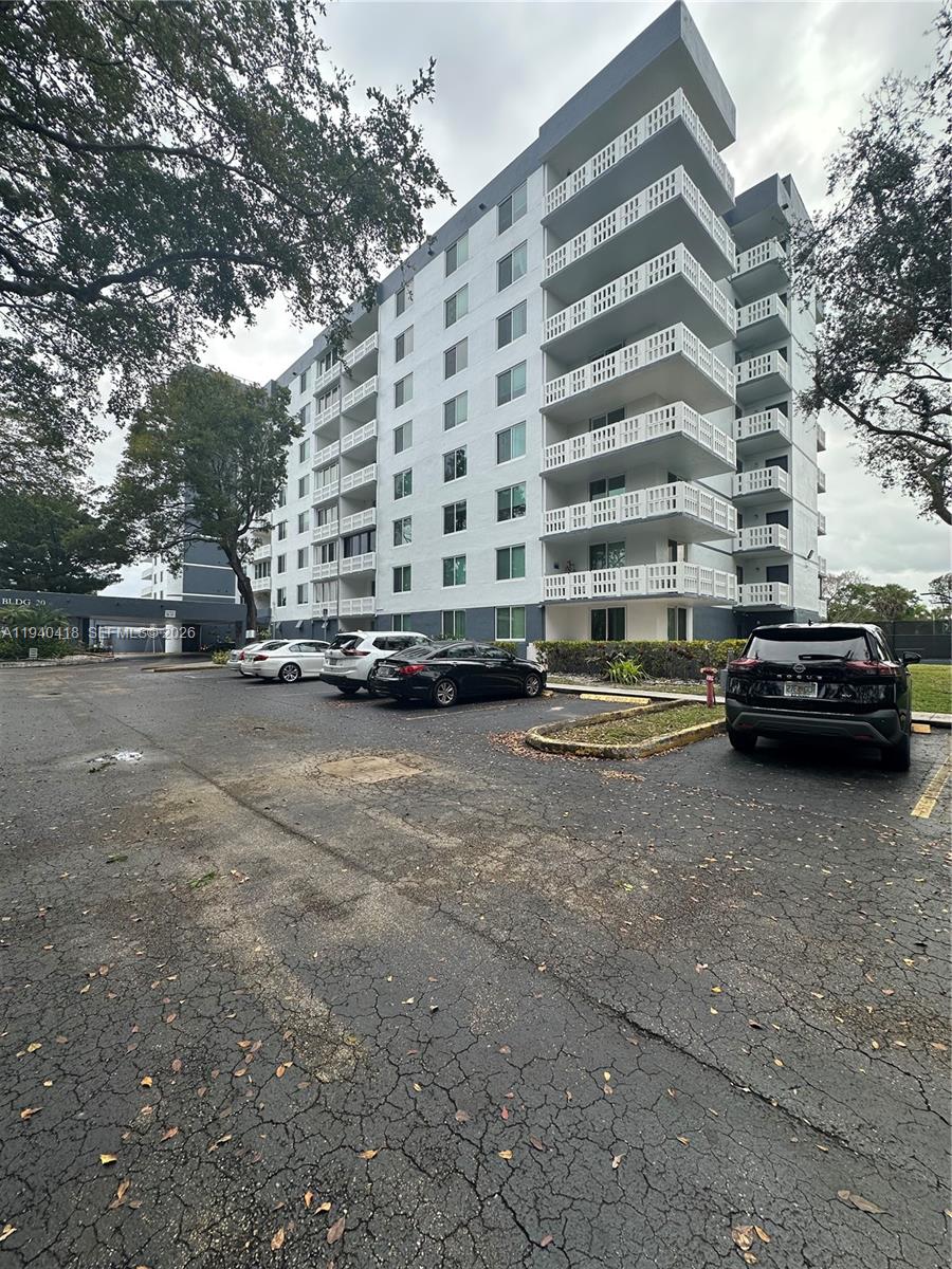 Hillcrest East No 20 Cond