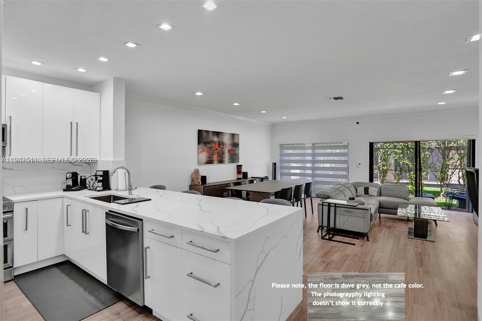 La Mirage Of Harbor Vilg