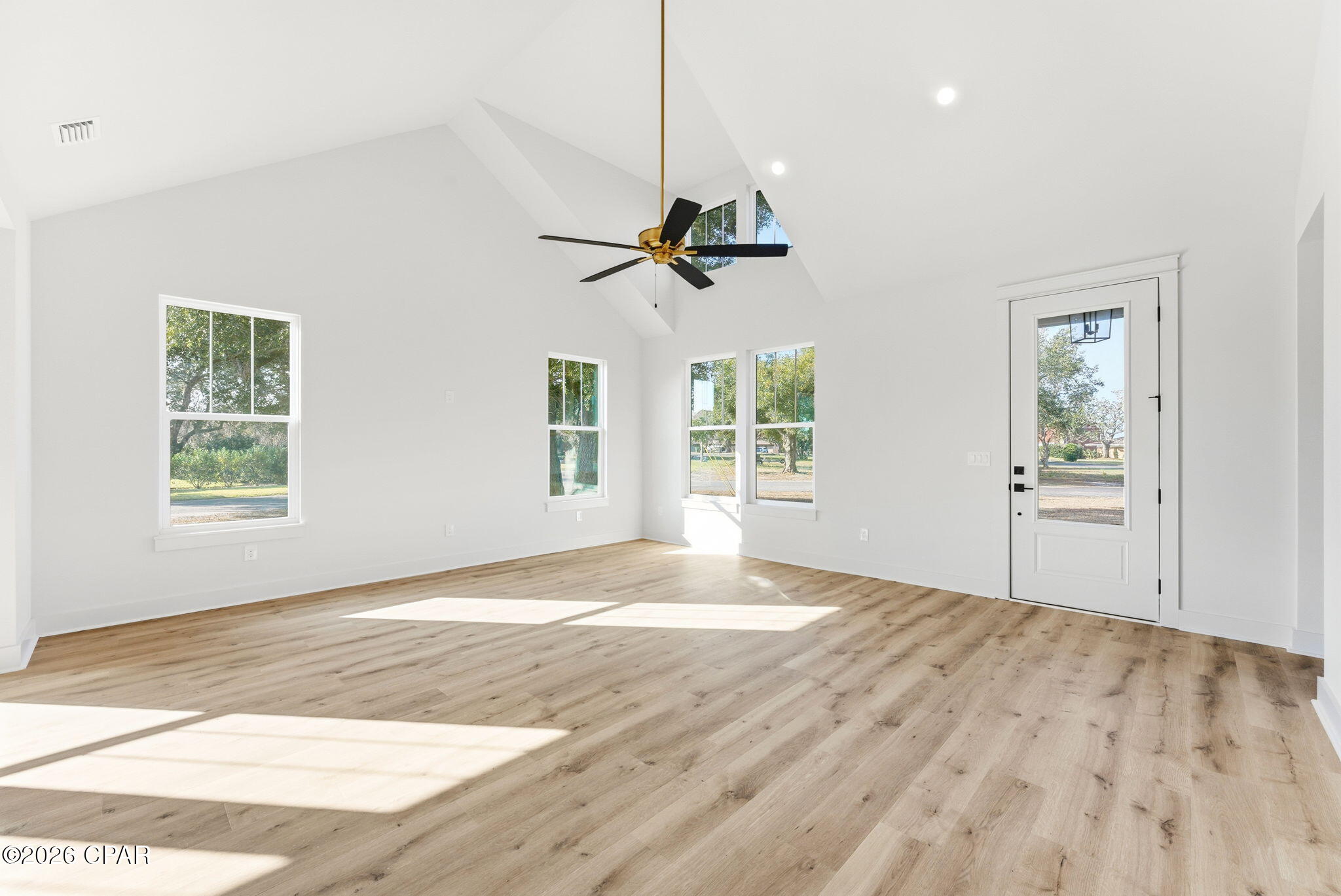 Image 2 For 3116 Kings Drive