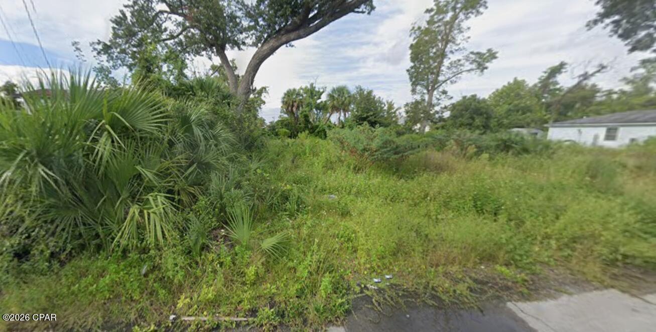 Image 2 For 605 7th Place