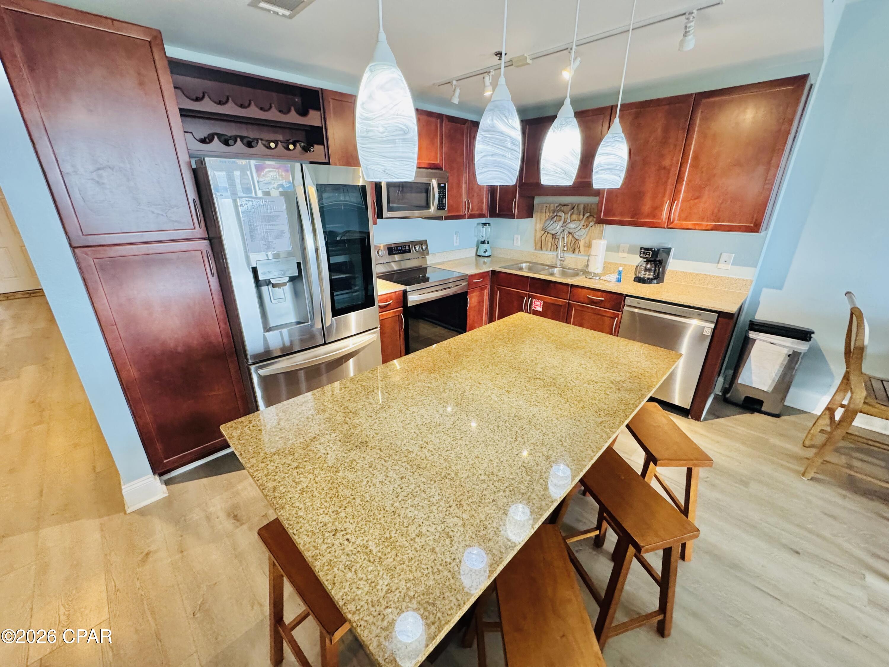 Image 16 For 9902 Thomas Drive 1433