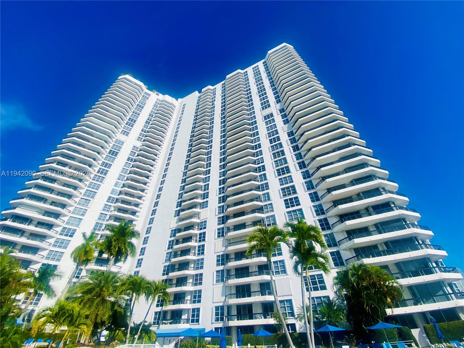 Mystic Pointe Tower 500 C
