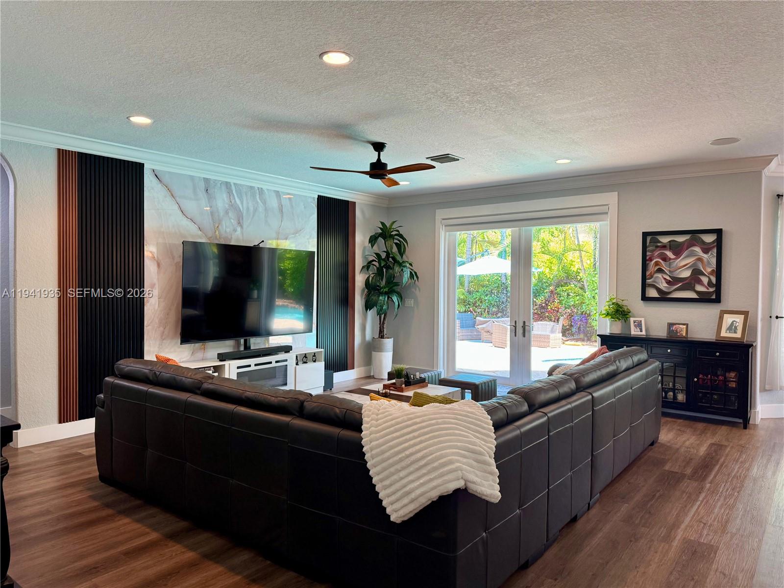 Pod 2 At Monarch Lakes