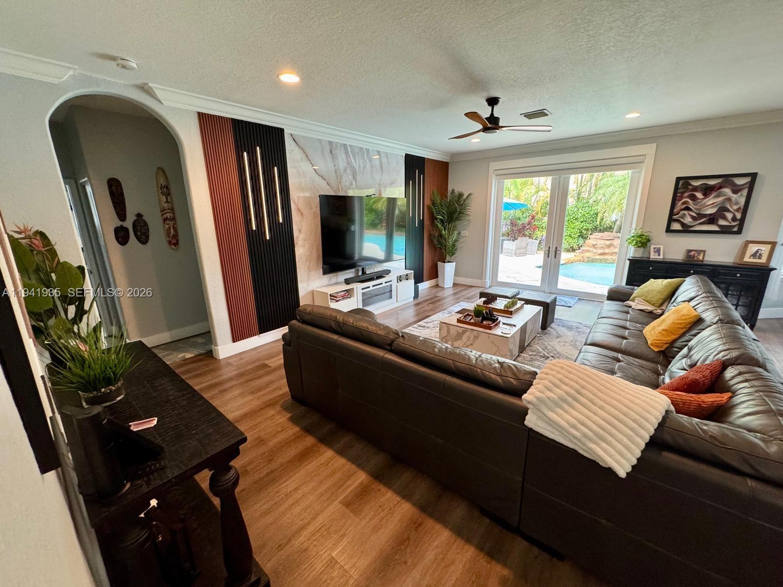 Pod 2 At Monarch Lakes