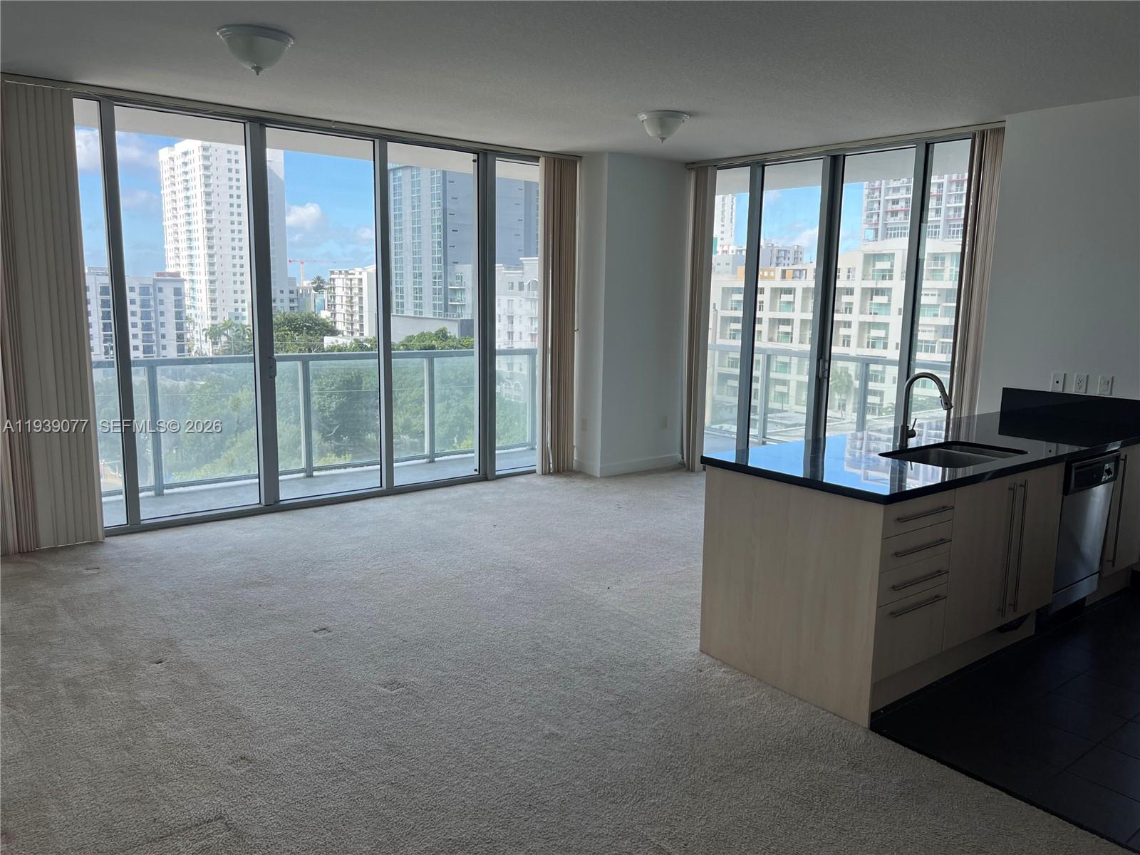 The Axis On Brickell Cond