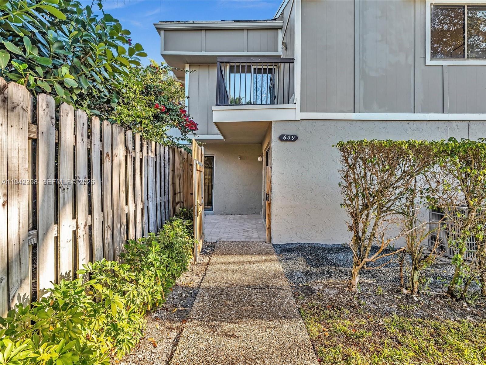 Lago West Cluster Homes P