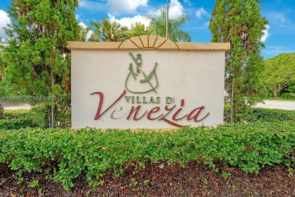 Villas De Venezia Condo