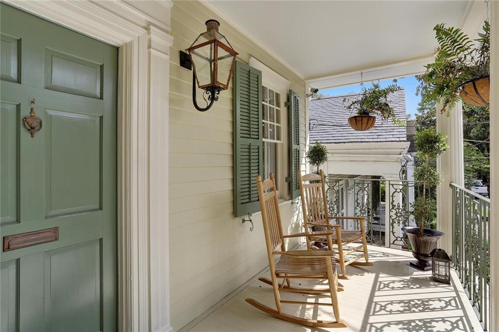 Homes for sale in New Orleans, LA | 332 Walnut St, New Orleans, LA 70118 | MLS# 2536821