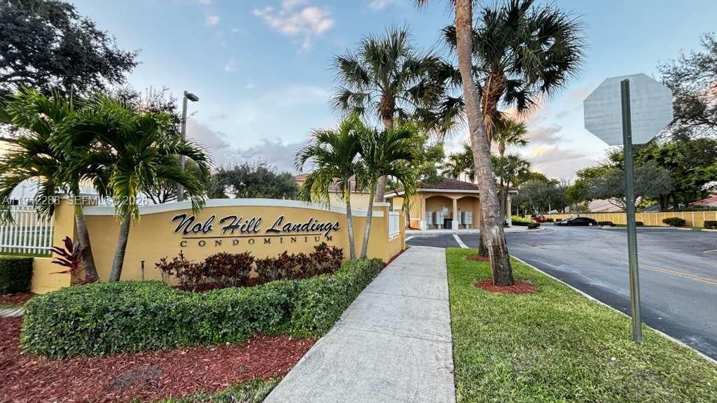 Nob Hill Landings Condomi