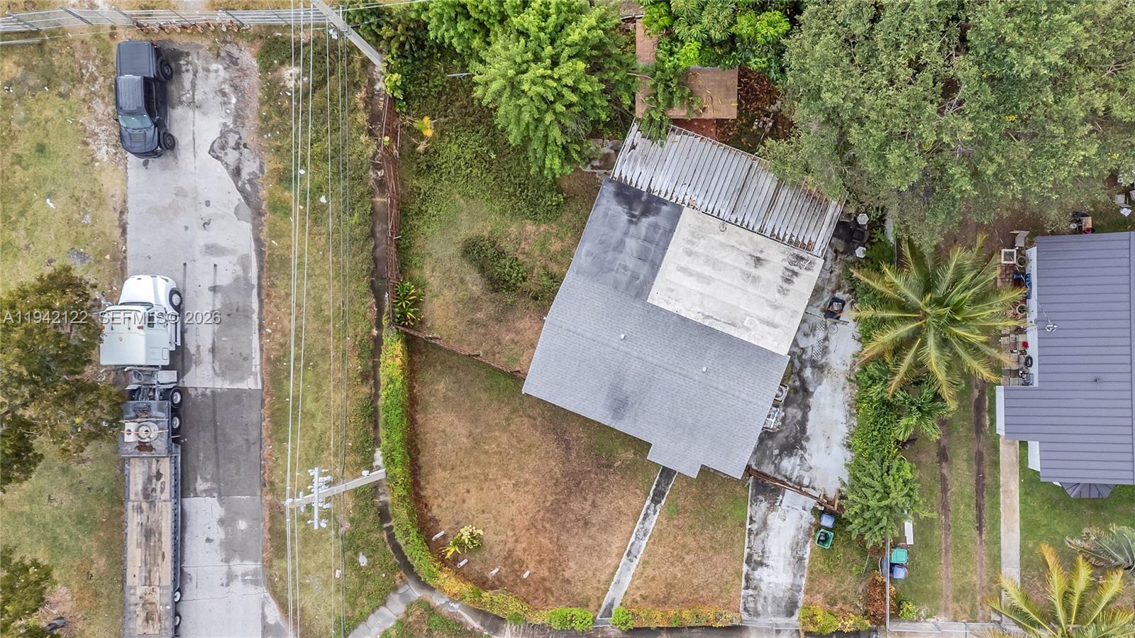 Cash or hard-money buyers only. Single-family home in Homestead offered AS-IS. Roof replaced less than 5 years ago. Property is a pre-foreclosure, and timing is important. Seller motivated for a fast, clean closing. Proof of funds required prior to scheduling showings.