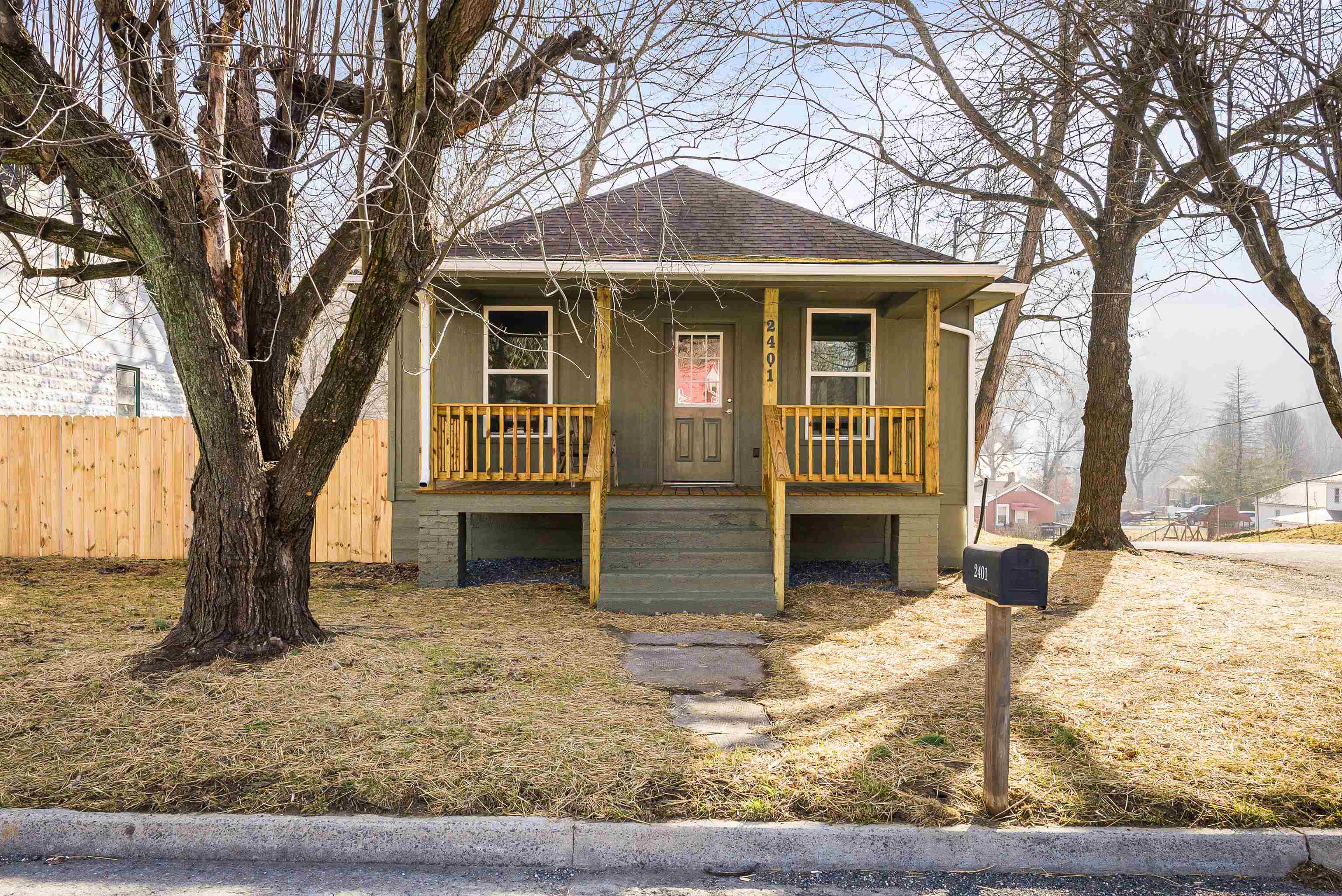 2401 Grafton St