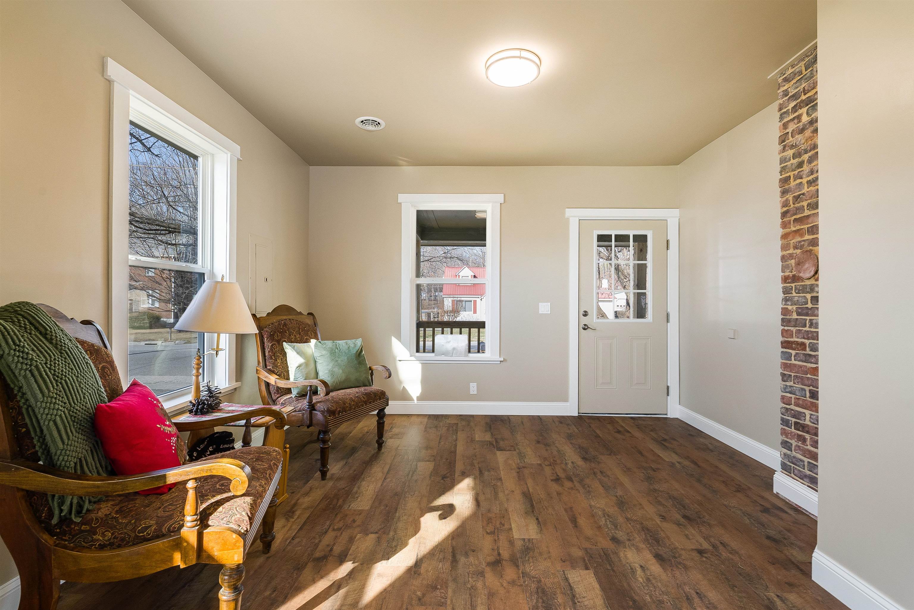 2401 Grafton St