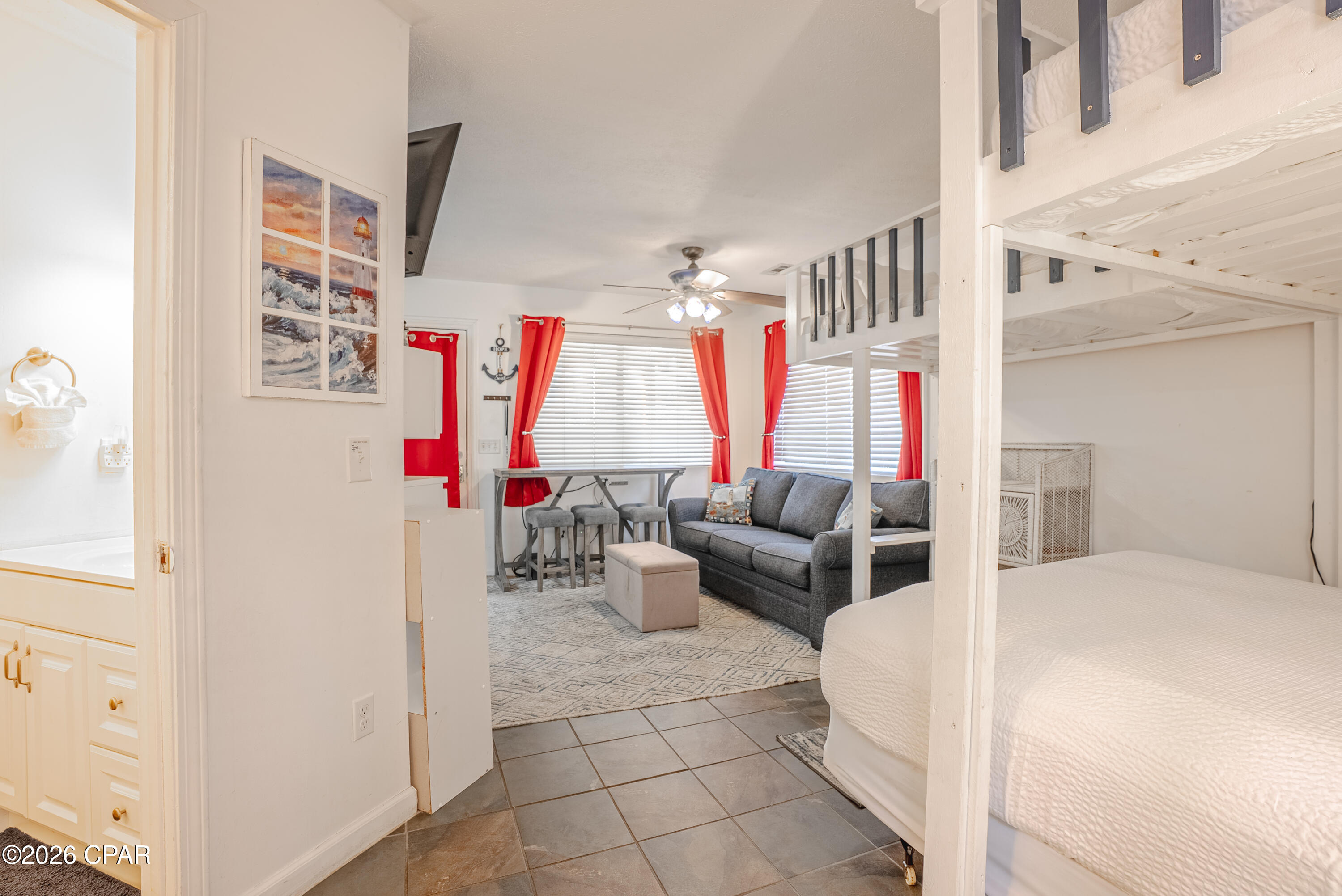 Listing photo id 18 for 4114 Holiday Drive 18