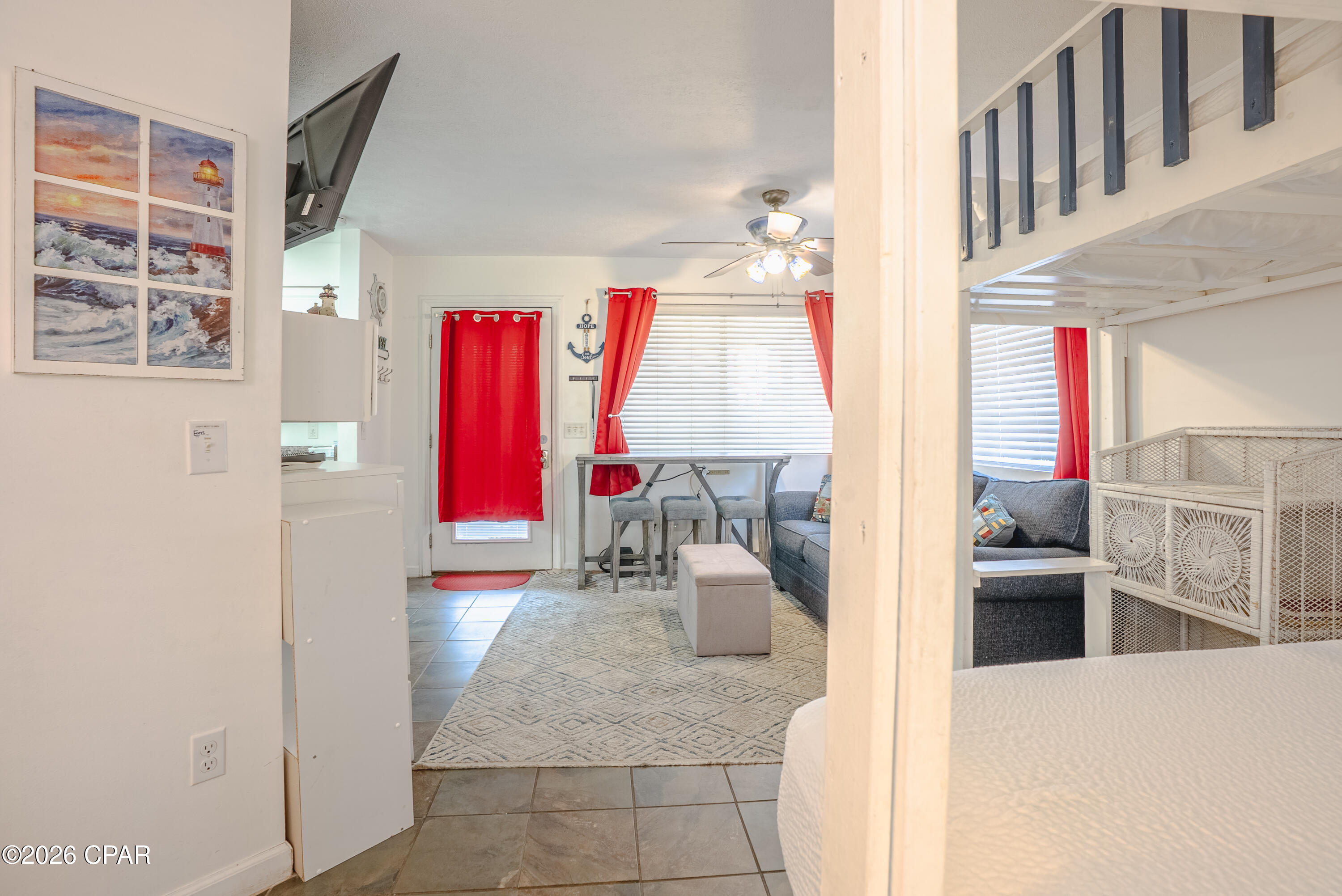 Listing photo id 19 for 4114 Holiday Drive 18