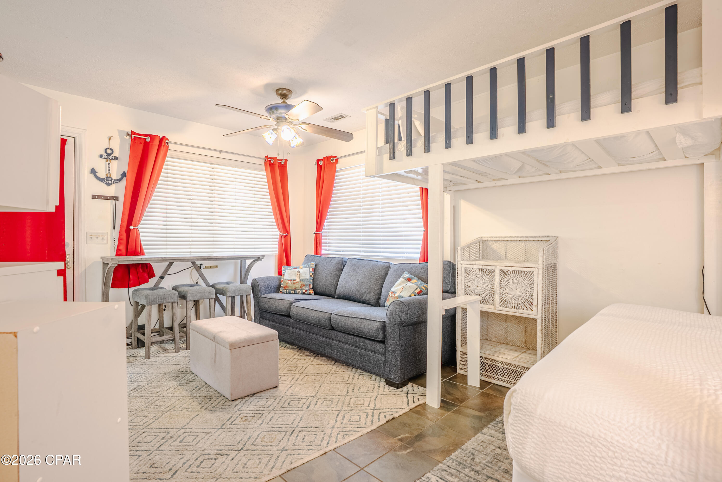 Listing photo id 25 for 4114 Holiday Drive 18