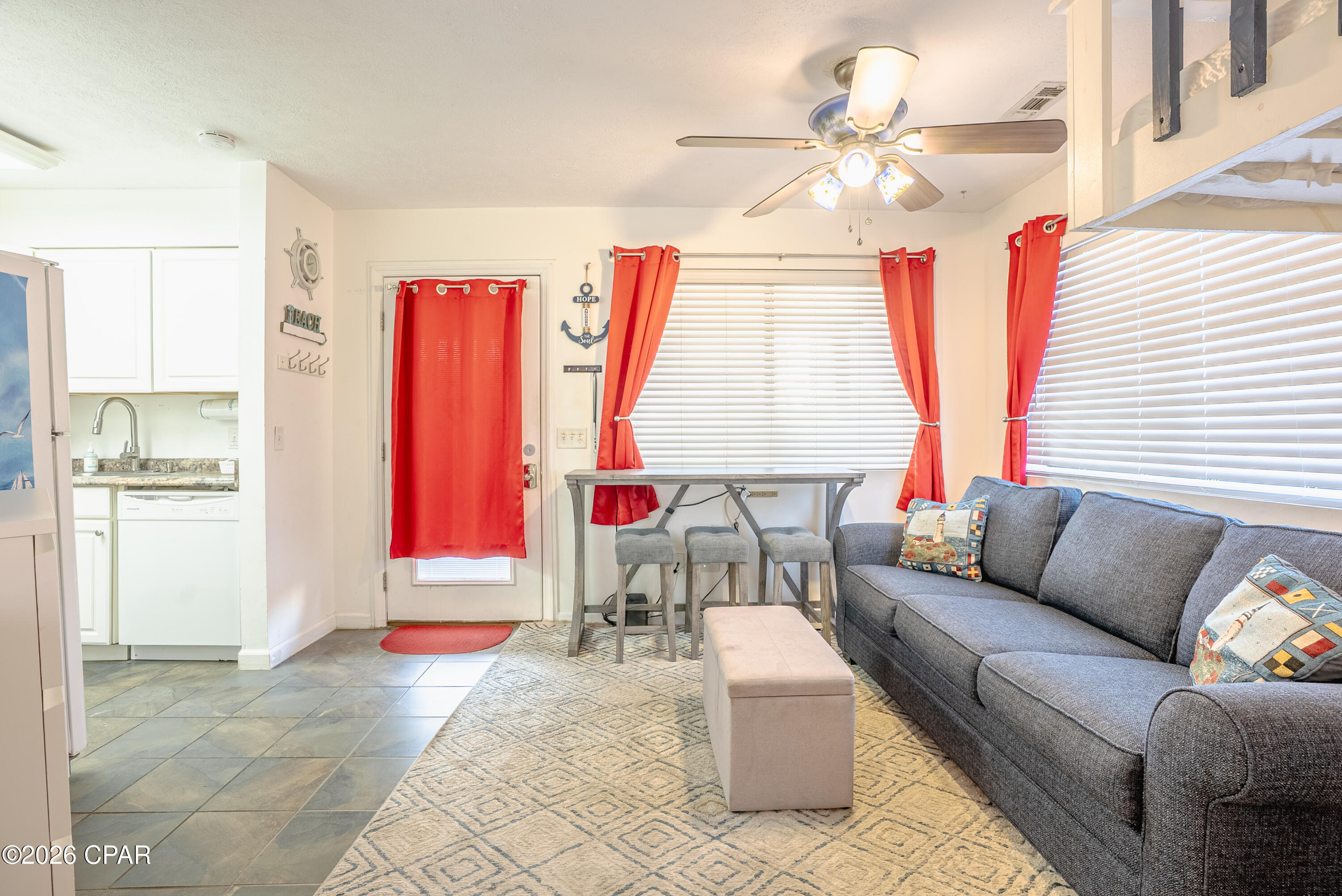 Listing photo id 6 for 4114 Holiday Drive 18