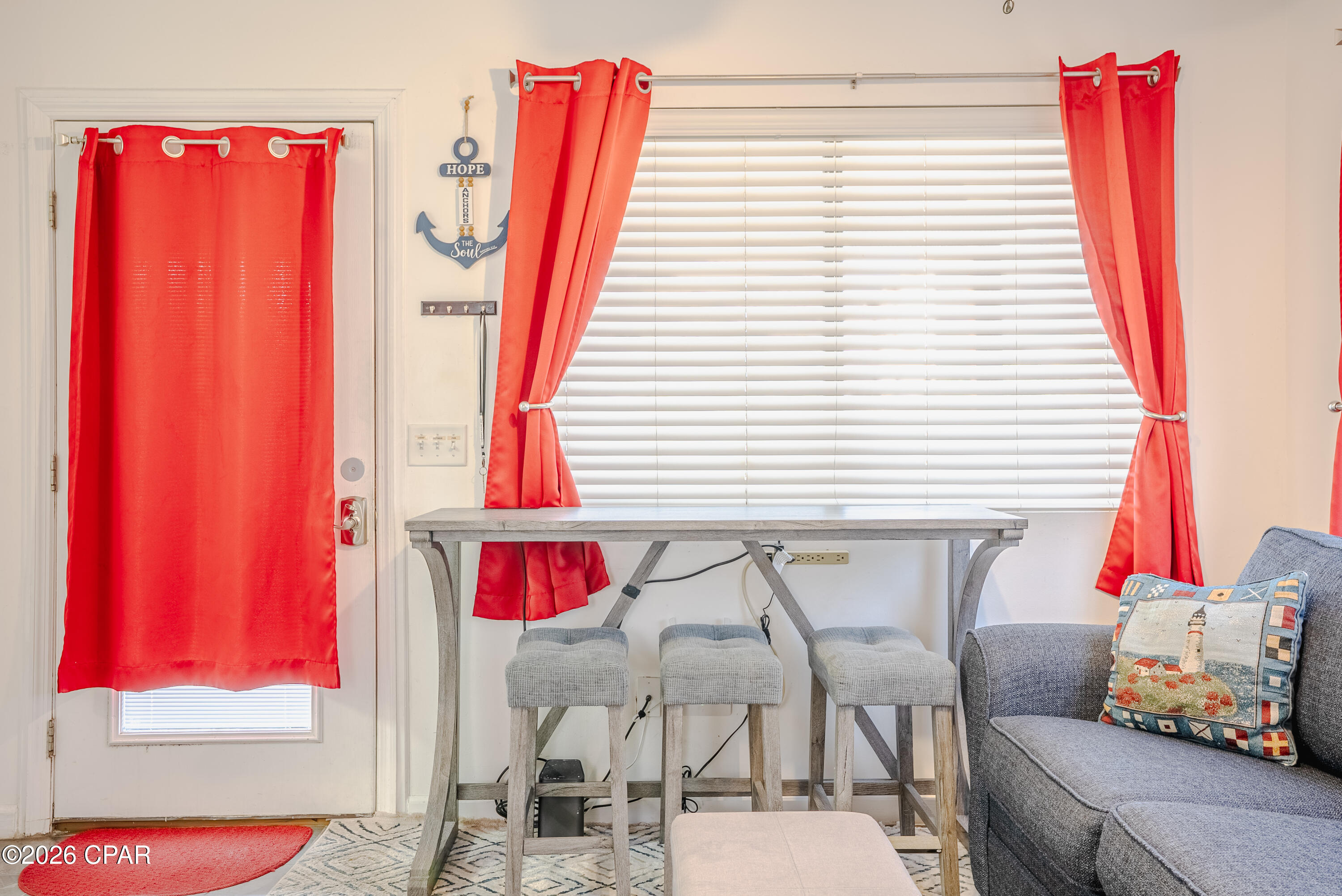 Listing photo id 7 for 4114 Holiday Drive 18