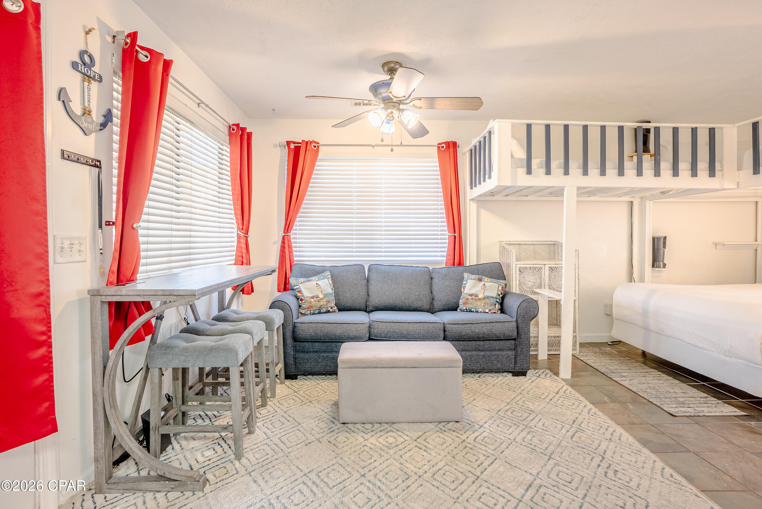 Listing photo id 8 for 4114 Holiday Drive 18