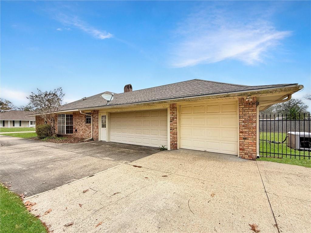 Homes for sale in Baton Rouge, LA | 15926 Hogenville Ave, Baton Rouge, LA 70817 | MLS# 2537560