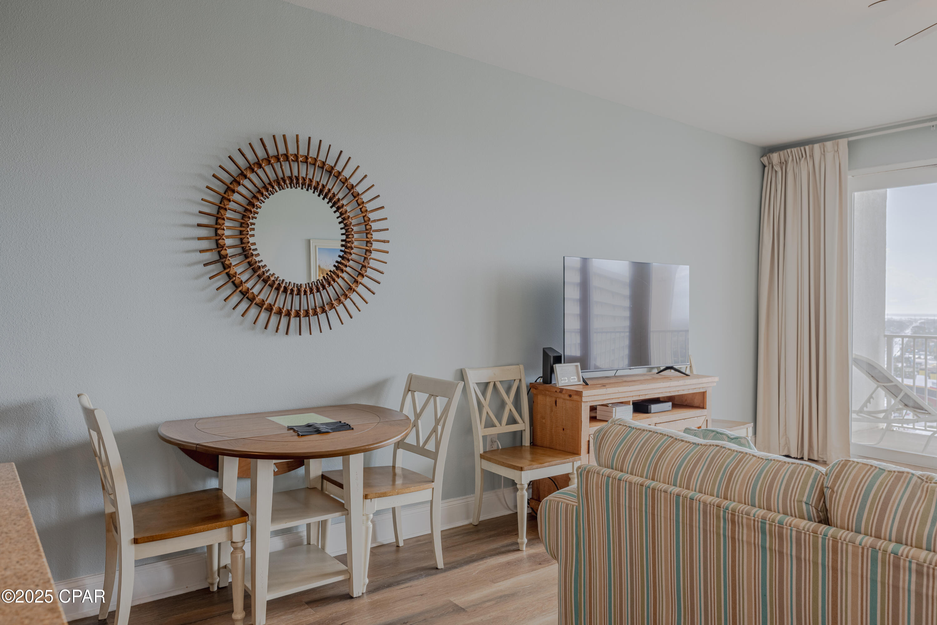 Image 8 For 9902 Thomas Drive 1831