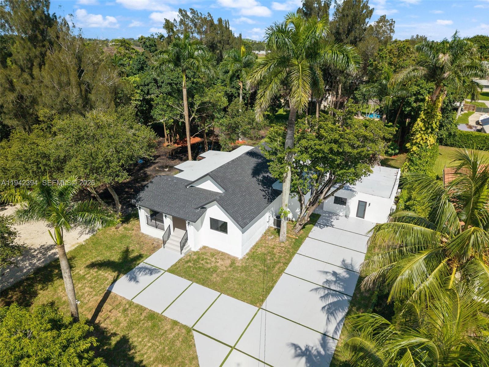 Everglade Land Sales Co R