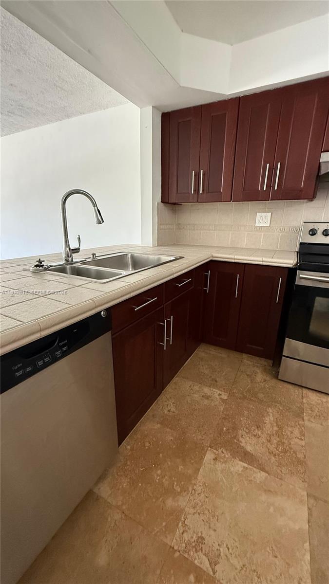 Fourth Horizons Condo
