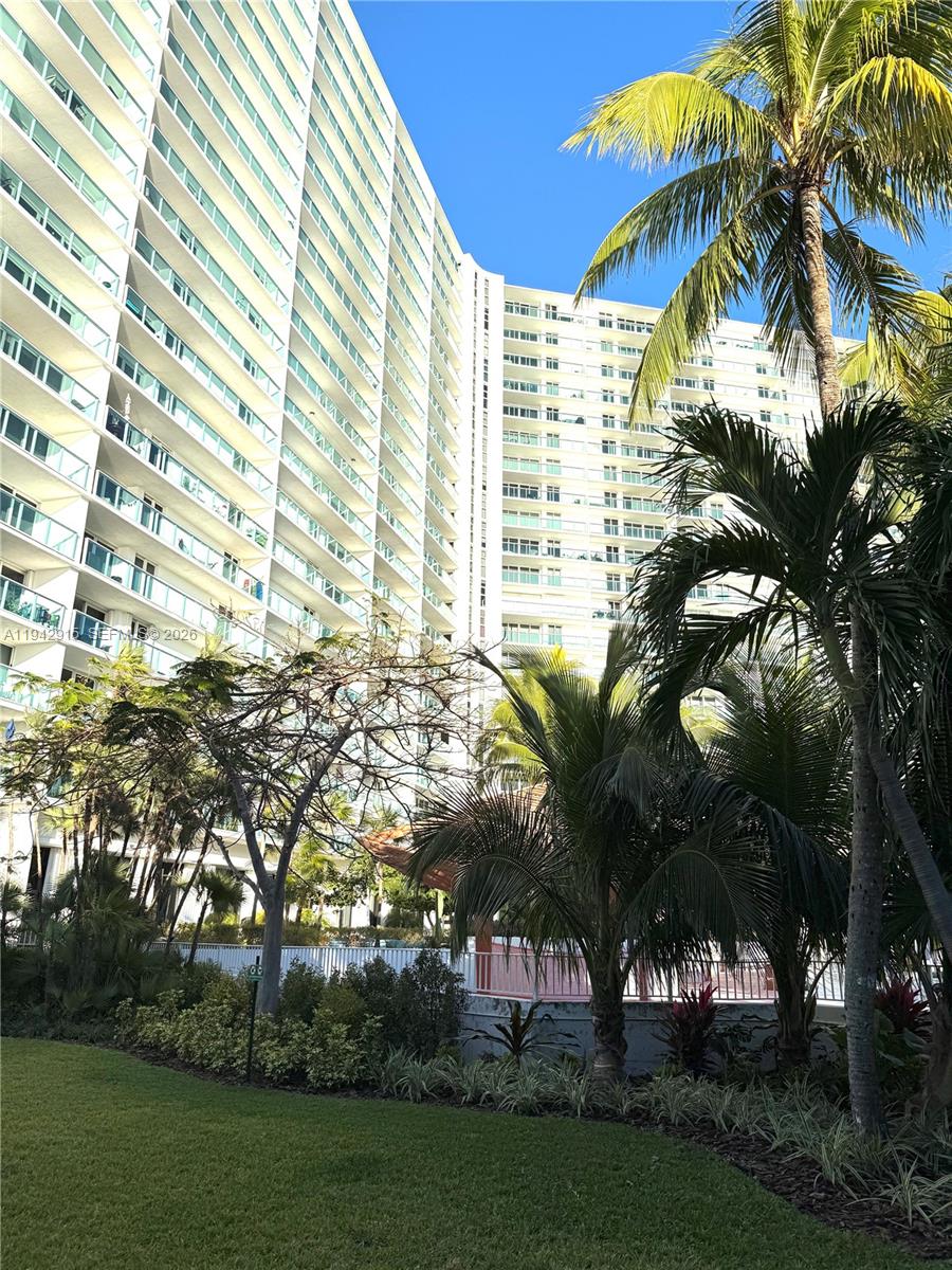 Arlen House East Condo