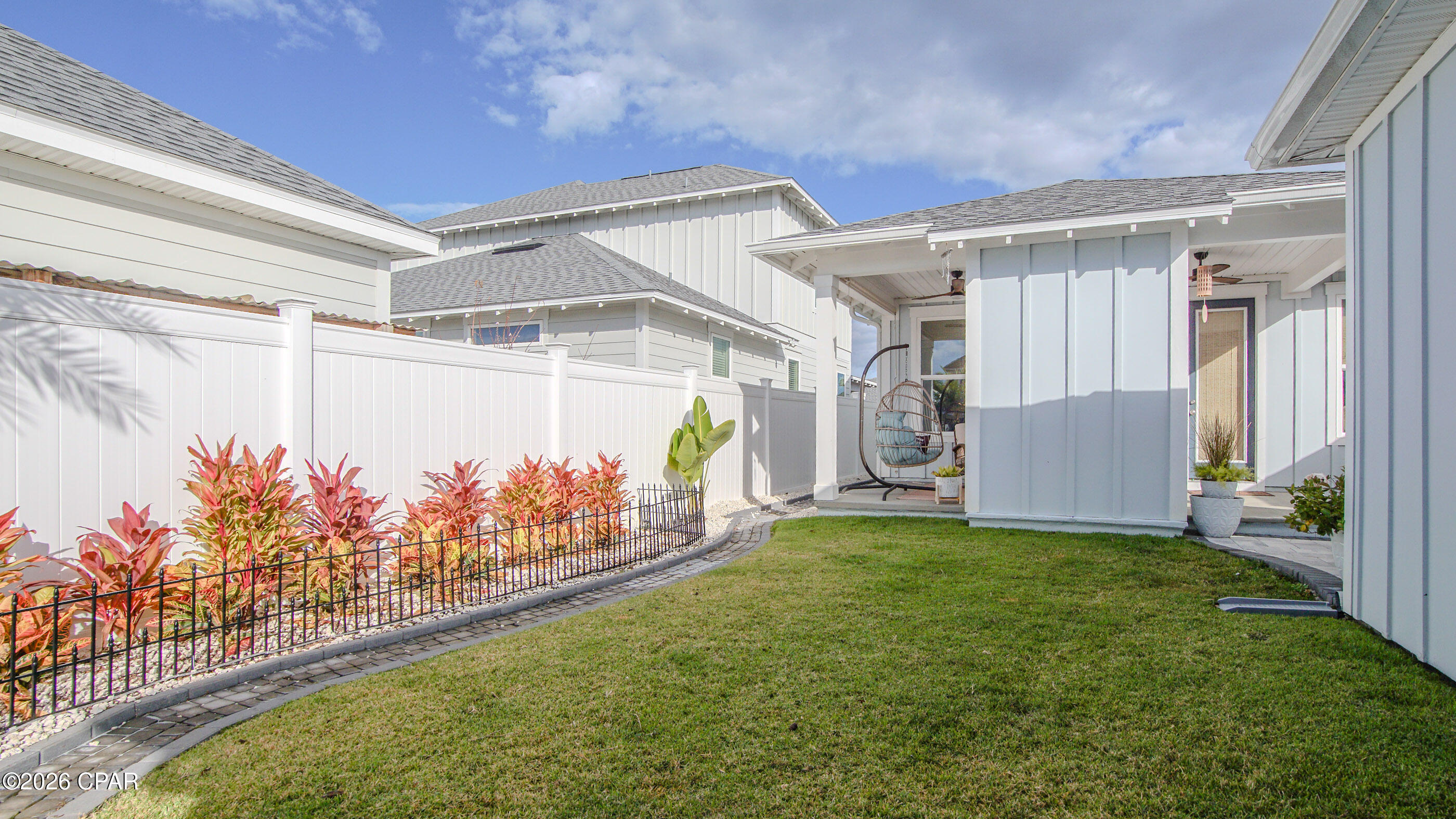 Listing photo id 49 for 1904 Royal Tern Street