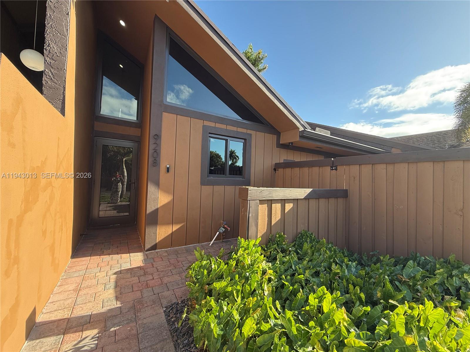 Briar Bay Townhouse Estat