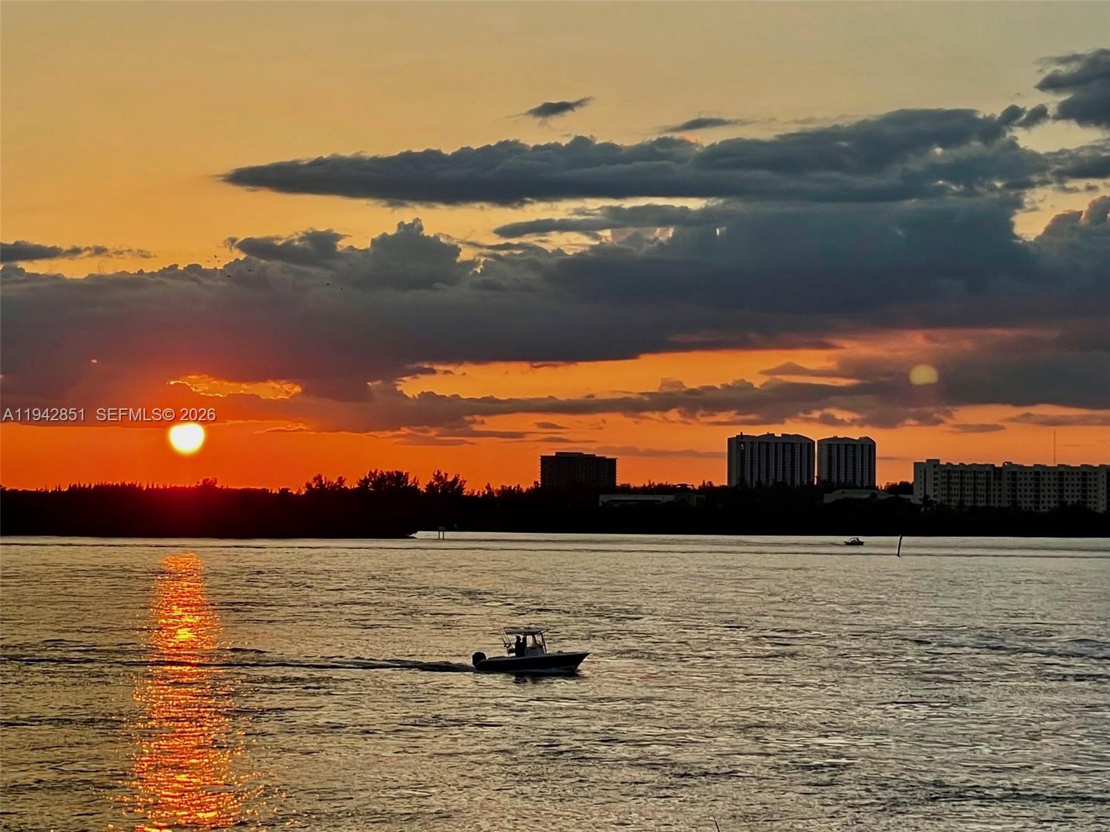 Waters Edge House Condo