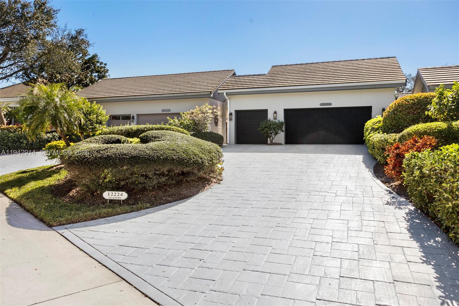 Jupiter Hills Village